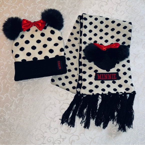 Minnie Mouse Beanie Hat And Scarf With Pom Pom Ears Red Bow - Picture 1 of 15